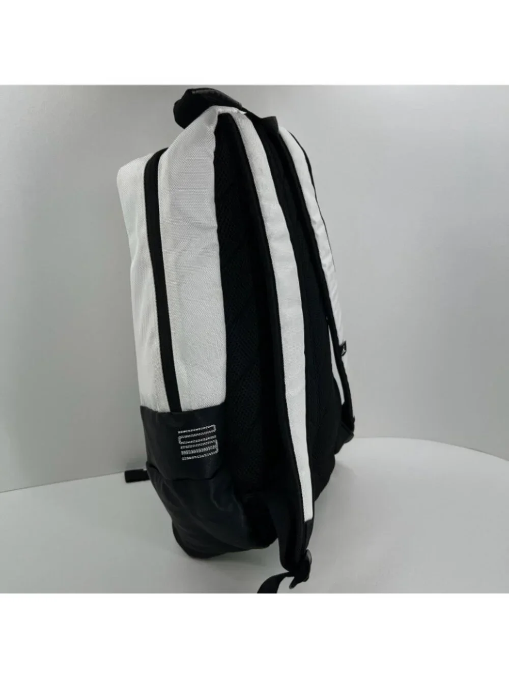 Nike Air Jordan Retro 11 Concord Backpack Men One Size Laptop Sleeve White Black